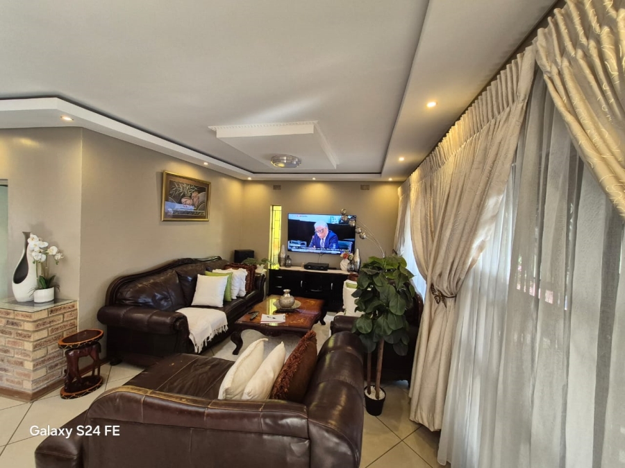 3 Bedroom Property for Sale in Rustenburg North North West